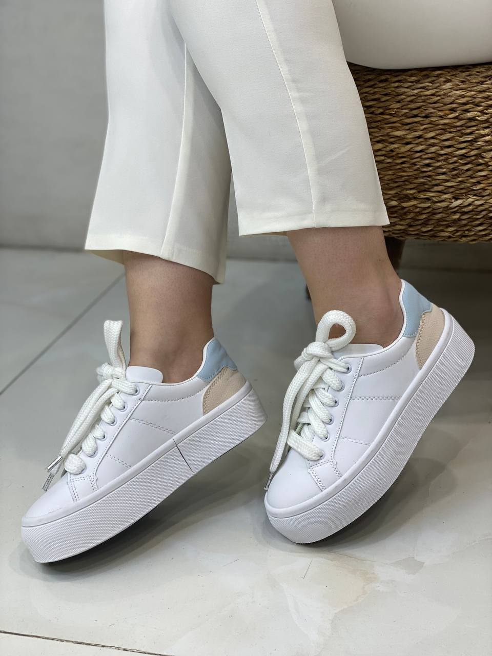 ونس پشت سفید آبی