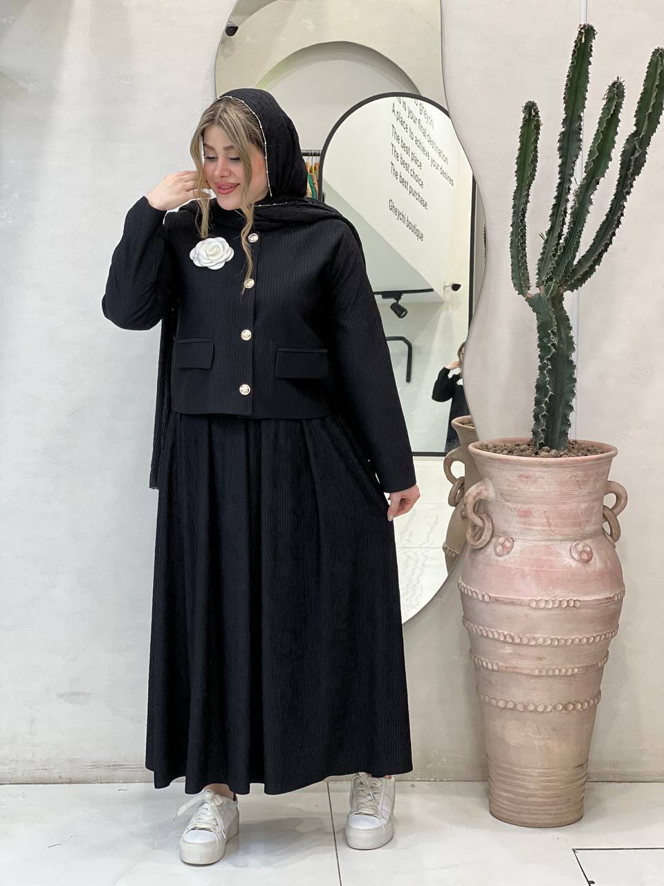 کت دامن تک گل چیترا