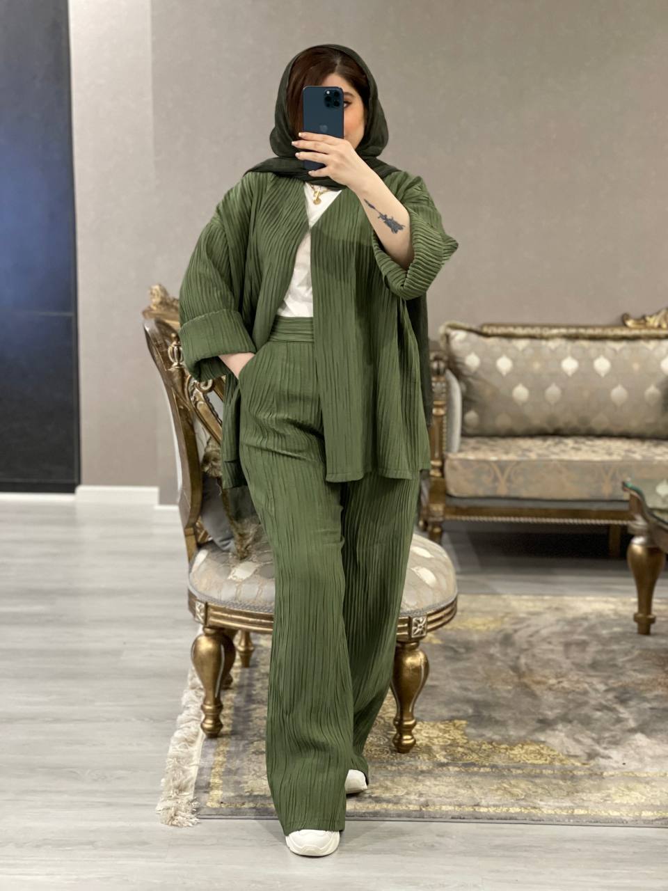 کت شلوار پلیسه آترین 