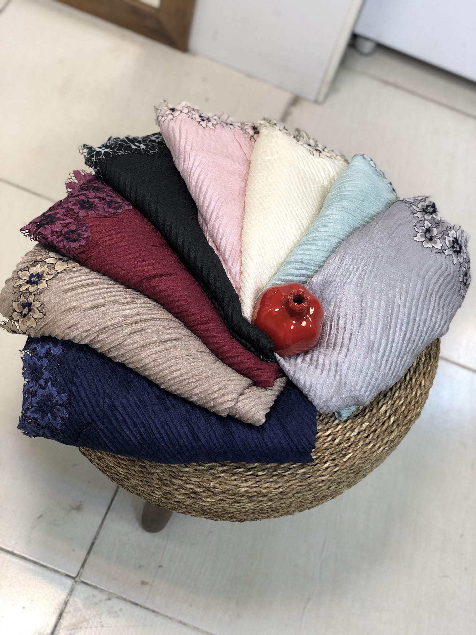 روسری پلیسه دور گیپوری کد0296